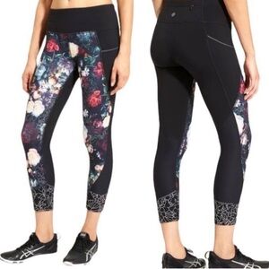 Athleta Black Orchid Relay 2.0 Capri Leggings, Size XS